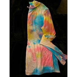 Tye dye long sleeved shirt 🌈